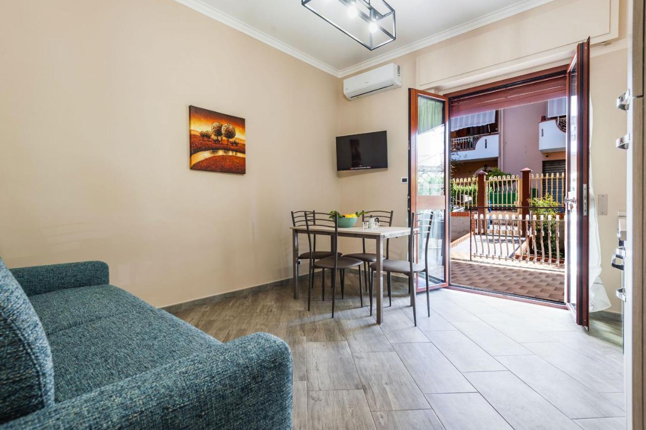Lemon Tree Apartments By Wonderful Italy Giardini Naxos Bagian luar foto